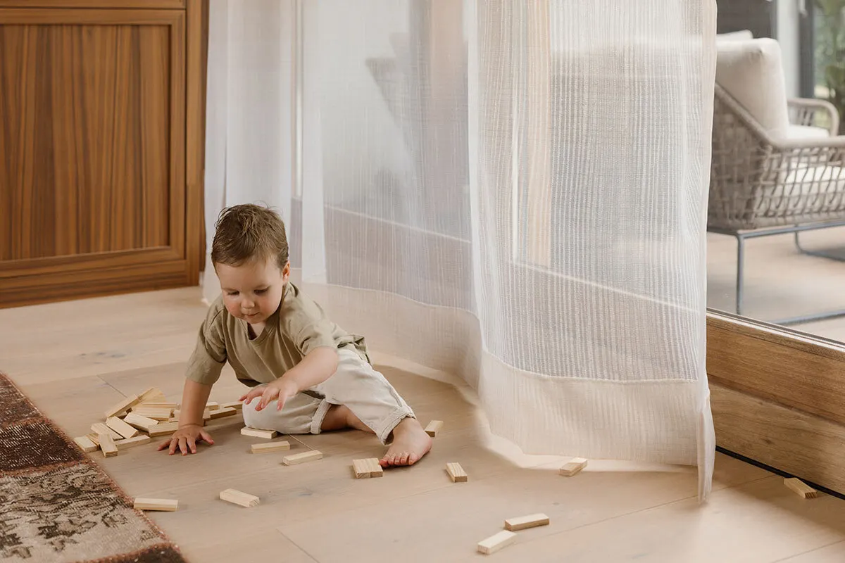 Child safety curtain blocks motionblinds 600x400 1