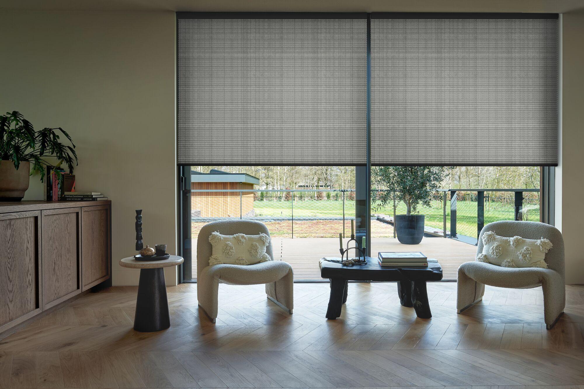 This is "Motionblinds | Smart motors | Honeycomb" by Coulisse Official on Vimeo, the home for high quality videos and the people who love them.